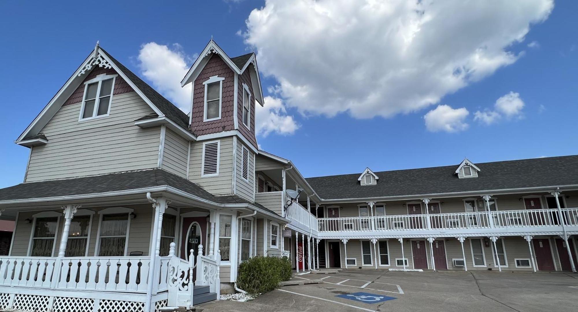Victorian Inn Cleveland ภายนอก รูปภาพ